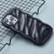  iPhone 15 Pro Max Mobilskal Wavy Textur Svart
