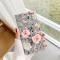  iPhone 16 Pro Fodral Rosa Blommor
