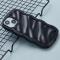  iPhone 15 Mobilskal Wavy Textur Svart