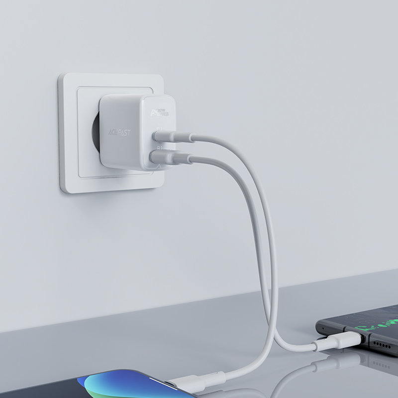 Acefast Acefast 32W PD PPS QC USB-C / USB-A Väggladdare Vit